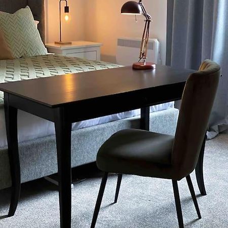 Modern Flat Near Train Station With Free Parking Apartman Cambridge-i reptér Kültér fotó