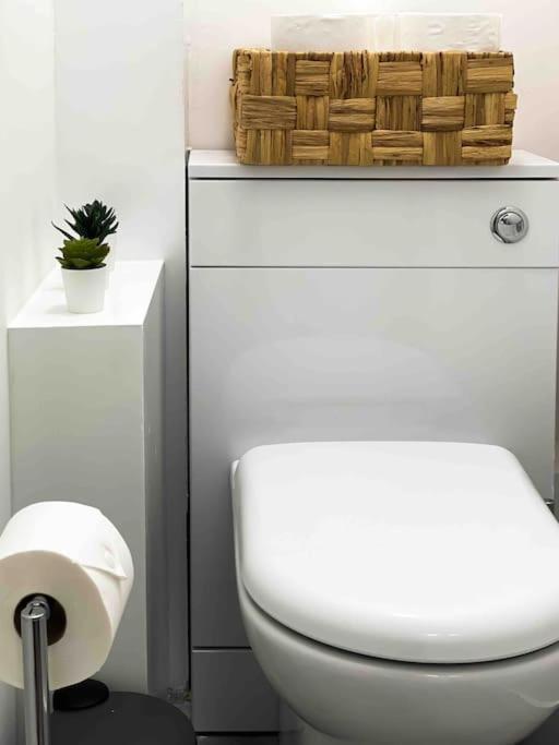 Modern Flat Near Train Station With Free Parking Apartman Cambridge-i reptér Kültér fotó