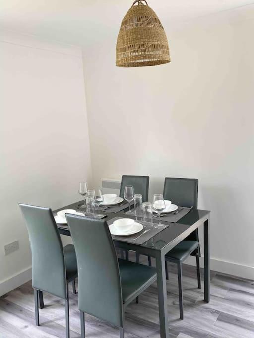 Modern Flat Near Train Station With Free Parking Apartman Cambridge-i reptér Kültér fotó
