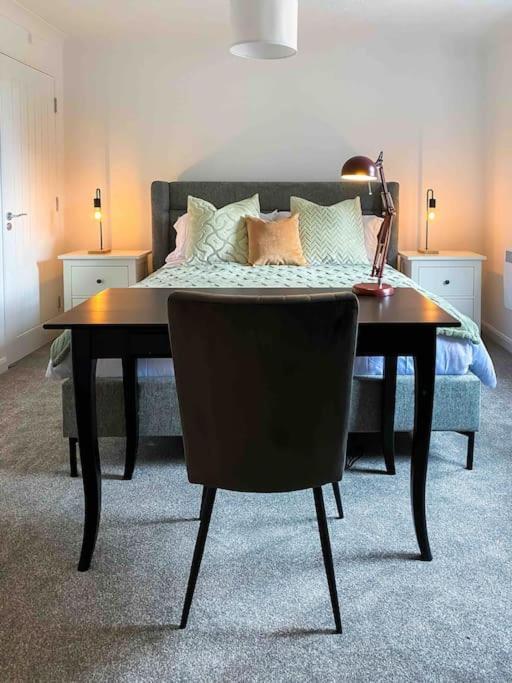 Modern Flat Near Train Station With Free Parking Apartman Cambridge-i reptér Kültér fotó