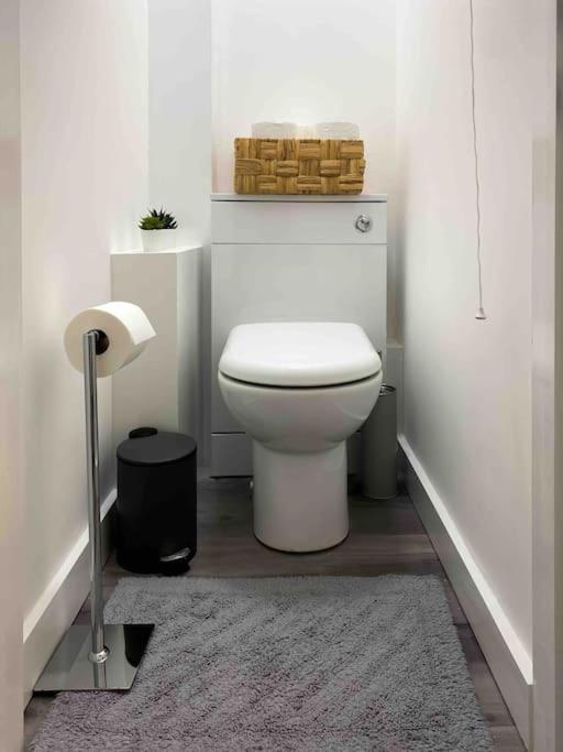 Modern Flat Near Train Station With Free Parking Apartman Cambridge-i reptér Kültér fotó